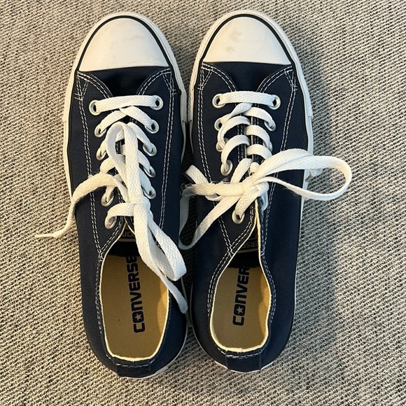 Converse - Picture 1 of 3